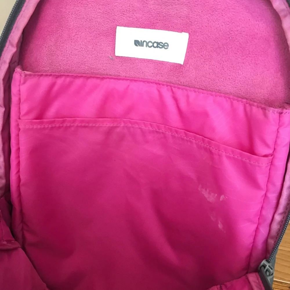 Incase Laptop Bag - Picture 3 of 8